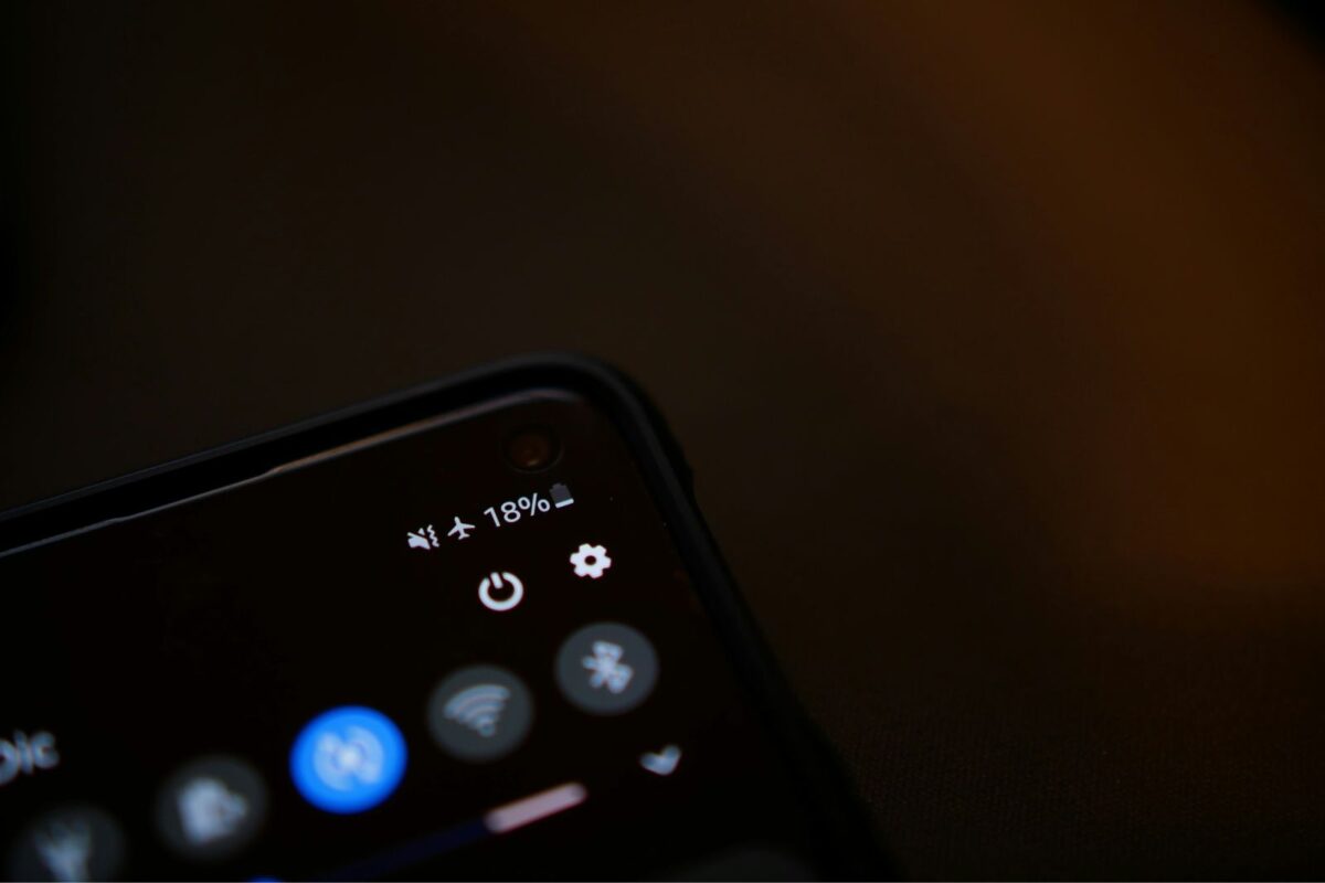 Los beneficios de activar el modo avión en el teléfono sin necesidad de estar en un vuelo