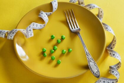 Los riesgos físicos y emocionales de hacer dietas para perder peso rápidamente