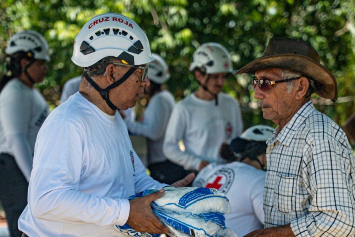 La Cruz Roja de Venezuela entregó kits de higiene y filtros de agua a familias afectadas por las lluvias en Barinas