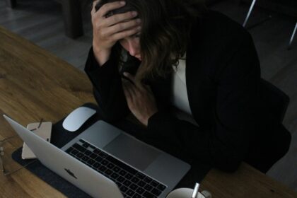 ¿Qué es el multitasking y cómo contrarrestar sus efectos negativos en el bienestar emocional?