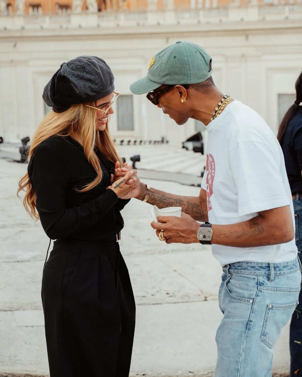 Karol G cantó por la fraternidad en un memorable macroconcierto en la plaza vaticana