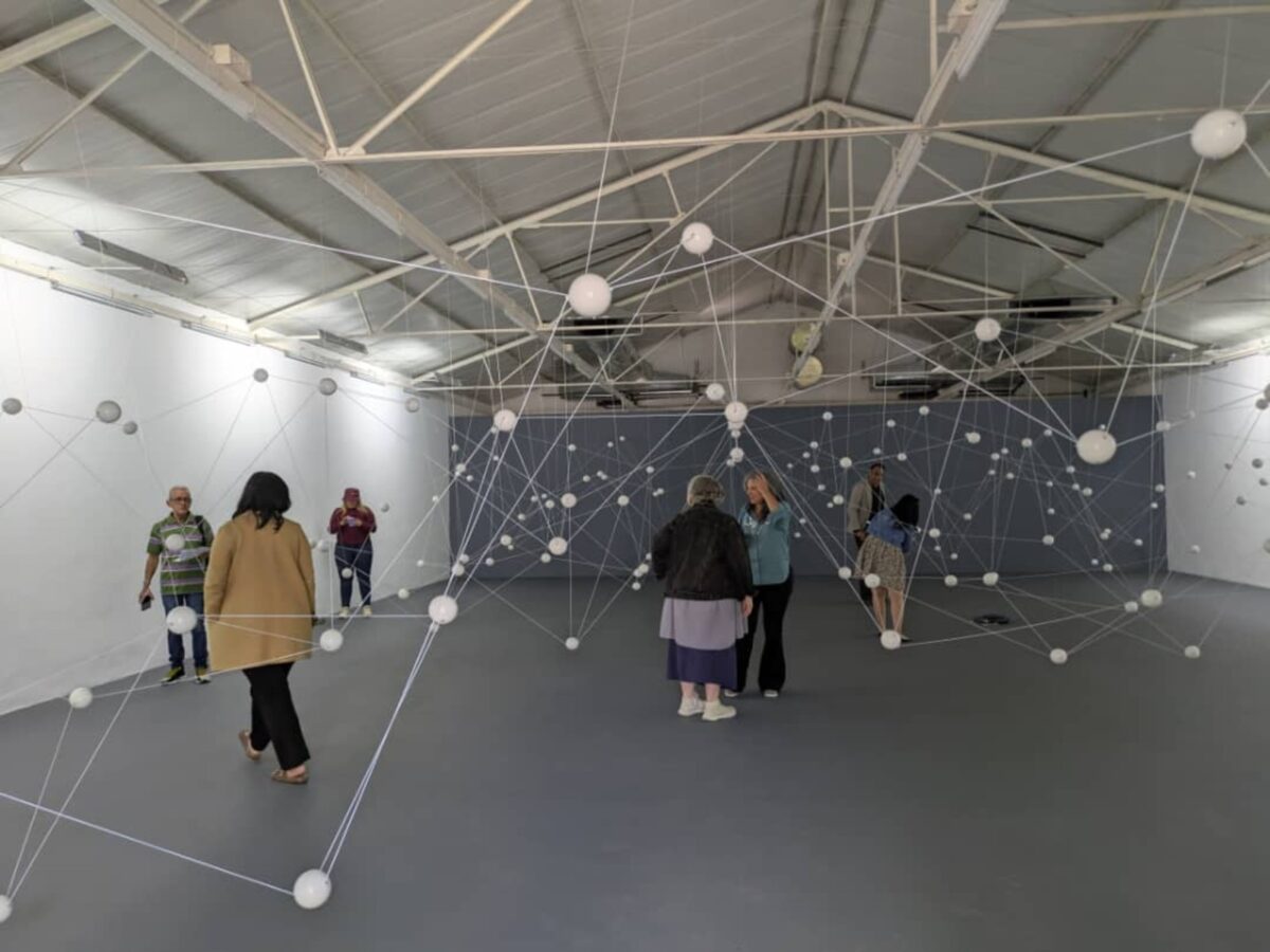 Los Galpones celebra su 20° aniversario con una exposición doble de Magdalena Fernández