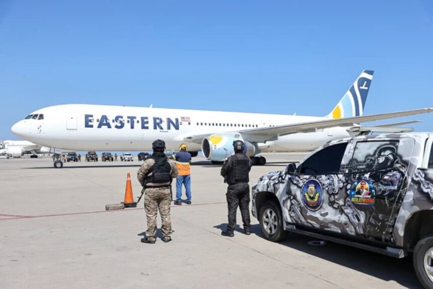 Llegaron 185 venezolanos repatriados desde Estados Unidos