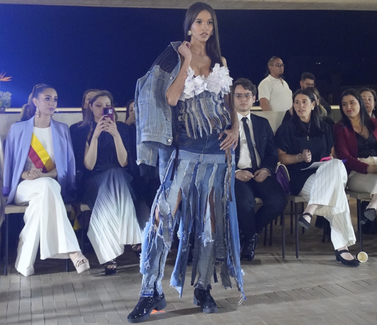 Migrantes venezolanas participaron como diseñadoras en evento cultural de integración y moda en Colombia 