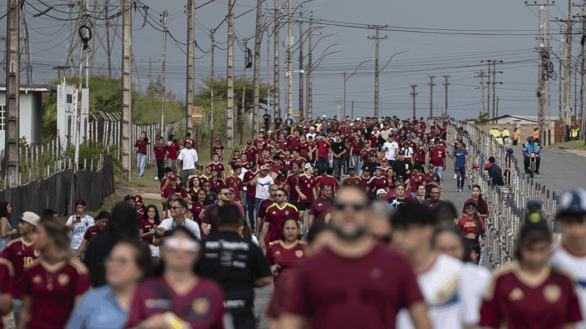 En imágenes: una marea Vinotinto llena Maturín esperando lograr el repechaje