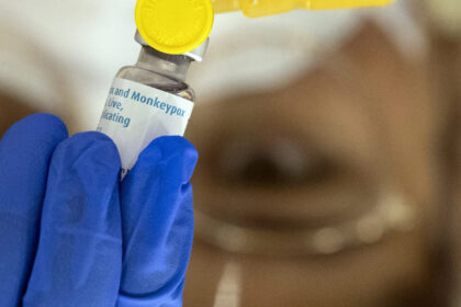 La OMS levantó la emergencia sanitaria internacional por la mpox ante el descenso de casos