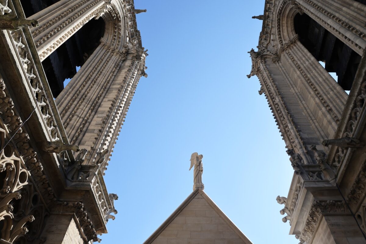 La catedral de Notre Dame reabre sus torres a los turistas seis años después del incendio