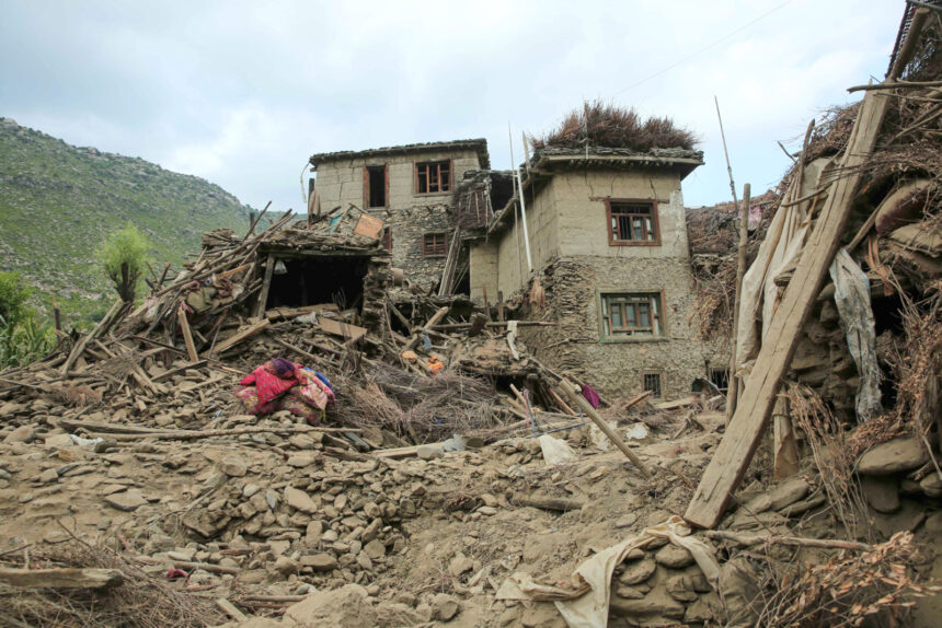 Al menos 800 muertos y 2.500 heridos por el terremoto en Afganistán