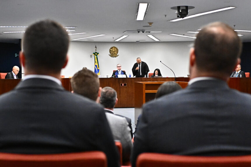 El juez relator declara a Bolsonaro culpable de atentar contra el régimen democrático