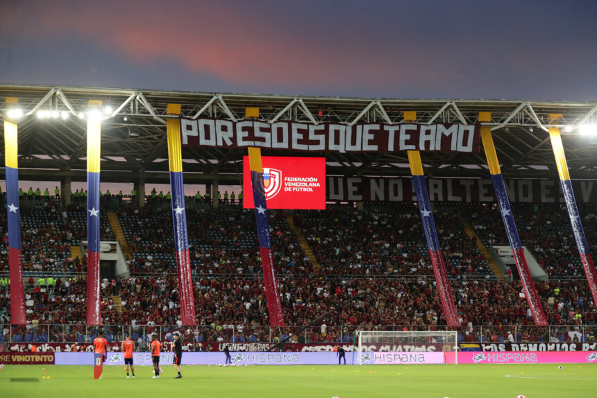 En imágenes: una marea Vinotinto llena Maturín esperando lograr el repechaje