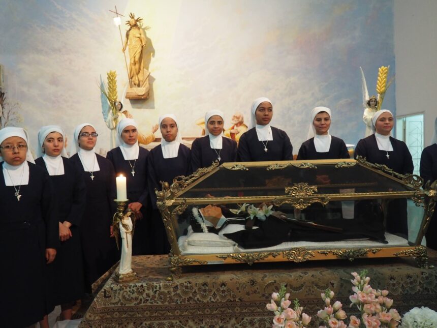 Estudian dos posibles milagros para el proceso de canonización de la beata venezolana María de San José