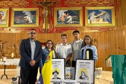 En imágenes: venezolanos en el exterior pidieron por una “canonización sin presos políticos” en Venezuela  