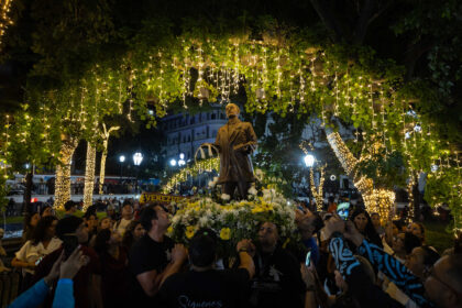 Devotos honraron a José Gregorio Hernández y Carmen Rendiles en una ruta nocturna