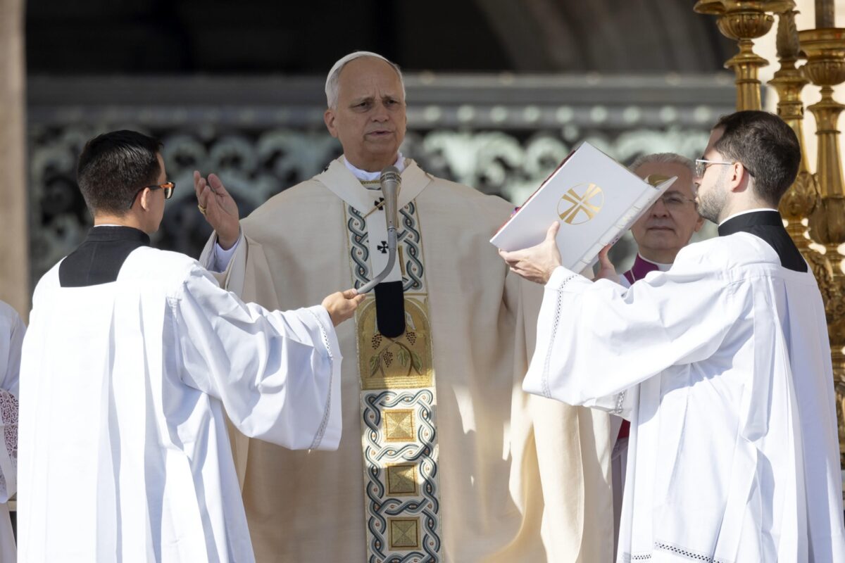 El papa León XIV tras la canonización: Los nuevos santos mantienen encendida "la lámpara de la fe"