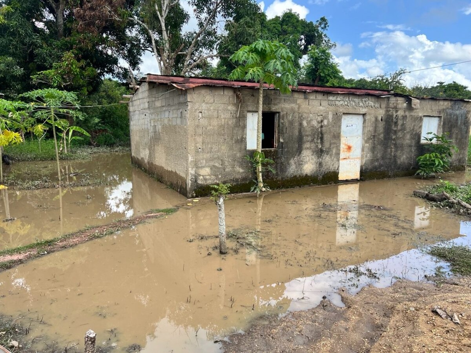 200 viviendas resultaron afectadas por la crecida del río Amana en Maturín