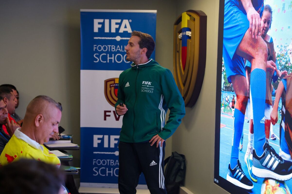 El programa “Fútbol para las escuelas” de la FIFA llegará a 500 centros educativos en Venezuela