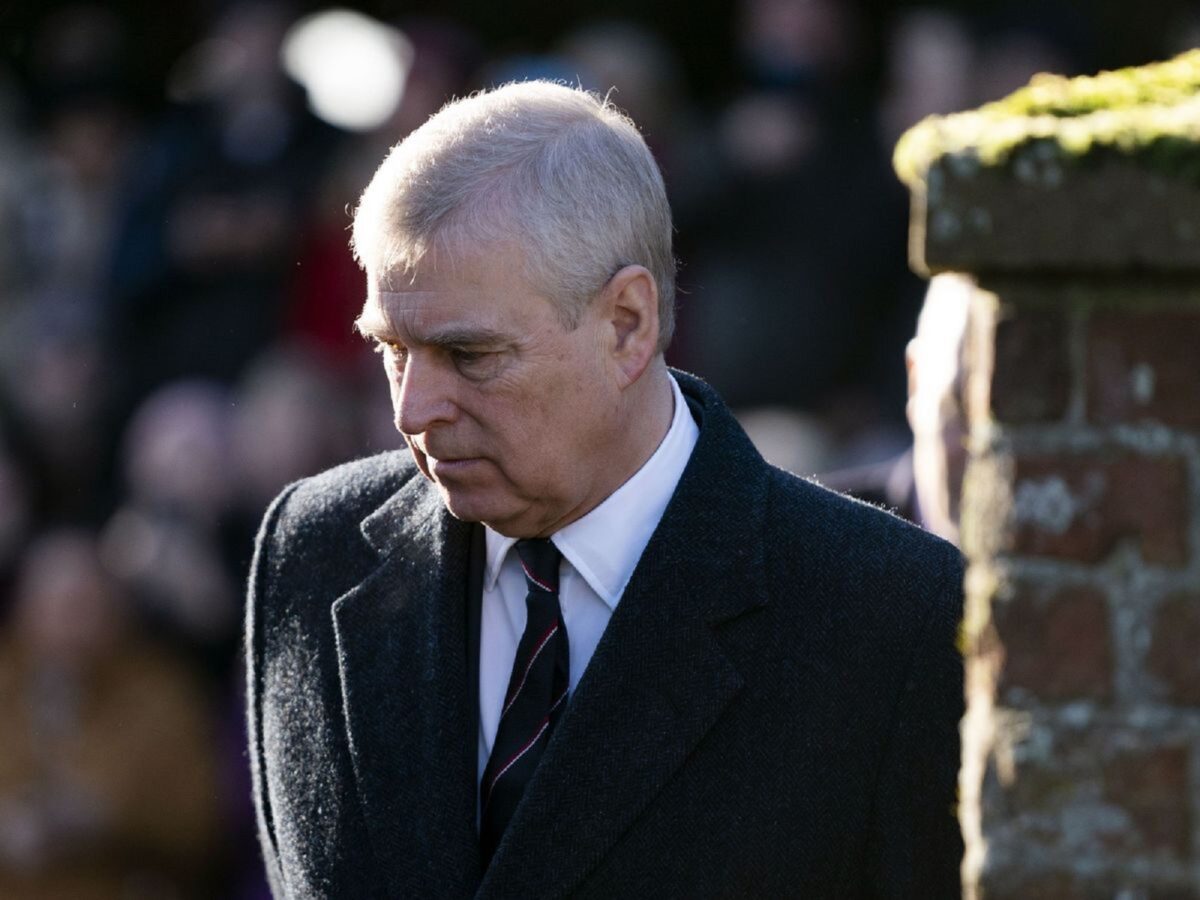 El rey Carlos III retira todos los títulos a Andrés y lo elimina del registro oficial de la nobleza