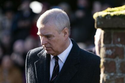 El rey Carlos III retira todos los títulos a Andrés y lo elimina del registro oficial de la nobleza