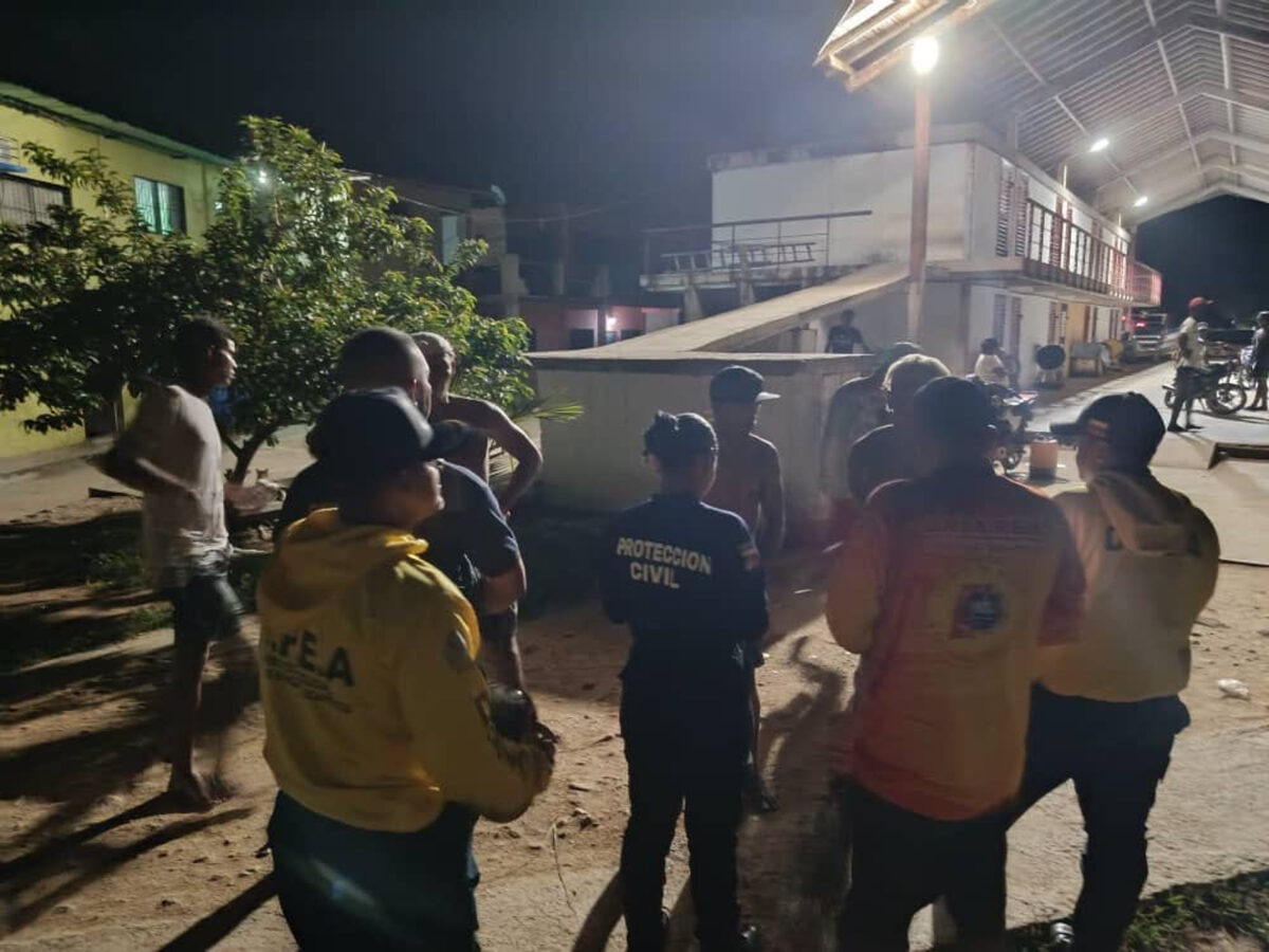 Rescataron a cinco tripulantes de una embarcación que quedó a la deriva en Cuyagua