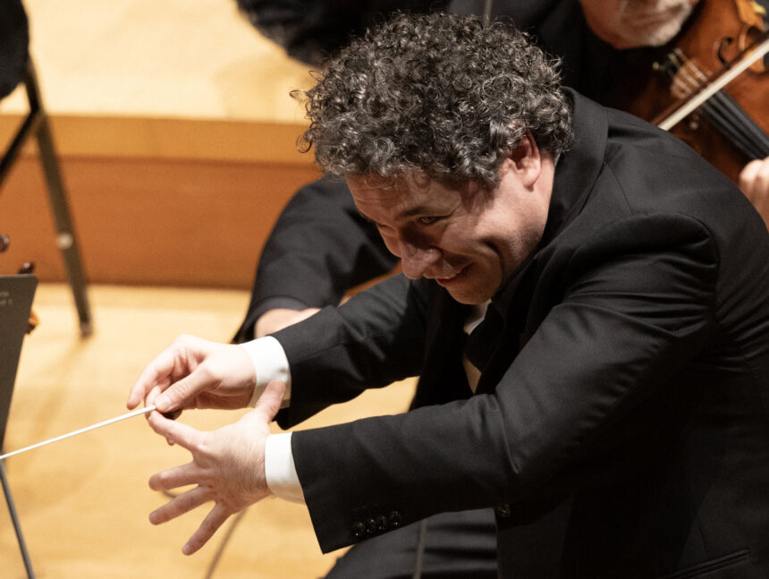 “Gracias, Gustavo”: la Filarmónica de Los Ángeles despide a Dudamel tras 17 años de dirección