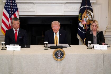 Gobierno de Trump admitió al Congreso que no puede justificar legalmente un ataque contra Venezuela Trump desmintió envío de bombarderos B-1 cerca de Venezuela: "Es falso"