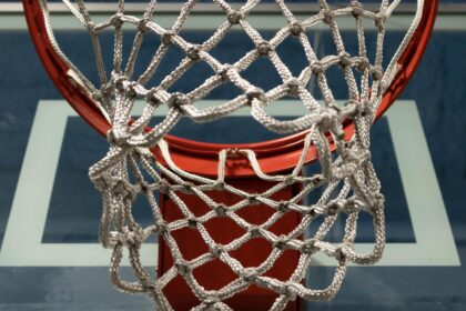 La NBA revisa sus políticas tras el arresto de un jugador y un entrenador
