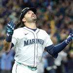 Eugenio Suárez se alzó con el premio Luis Aparicio 2025