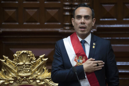 José Jerí asumió como presidente interino de Perú tras destitución exprés de Boluarte