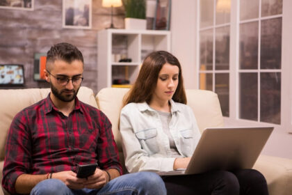 Un estudio determinó la eficacia de un chatbot terapéutico para resolver conflictos de pareja