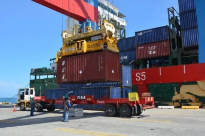 Envíos puerta a puerta en Venezuela presentan retrasos mientras las empresas se ajustan a las regulaciones vigentes