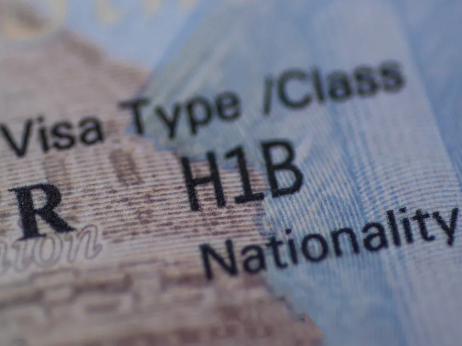 ¿Por qué Walmart pausó las contrataciones de candidatos que necesitan visas H-1B en Estados Unidos?