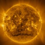 Una tormenta solar golpea el campo magnético de la Tierra: ¿cómo influye en las comunicaciones?