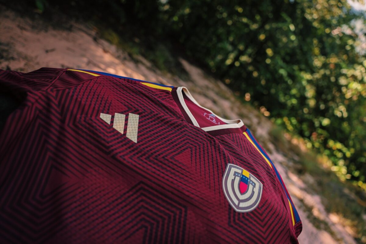 La FVF presentó la nueva camiseta de la Vinotinto