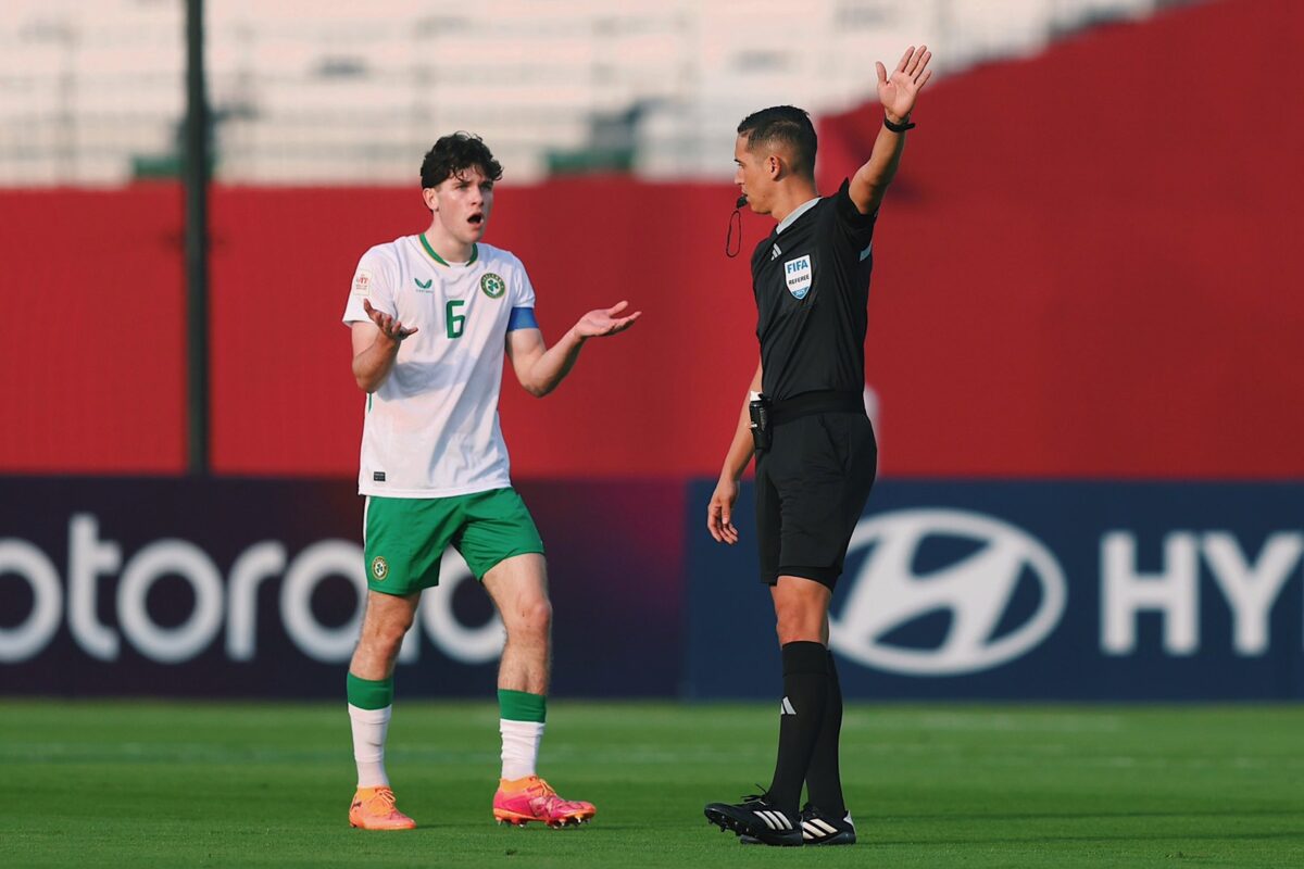 Árbitros venezolanos debutaron en el Mundial Sub-17 de Catar 2025