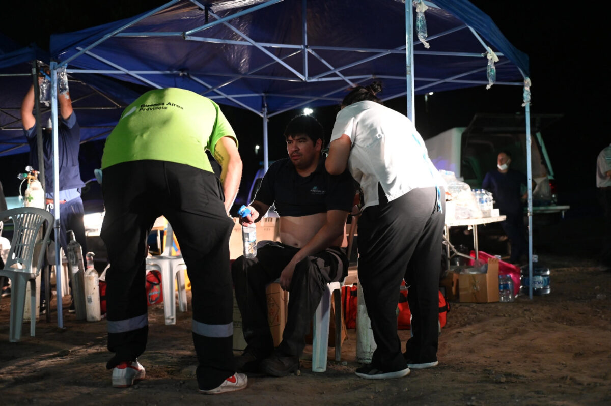 En imágenes: explosión en zona industrial cercana al principal aeropuerto de Argentina dejó al menos 15 heridos