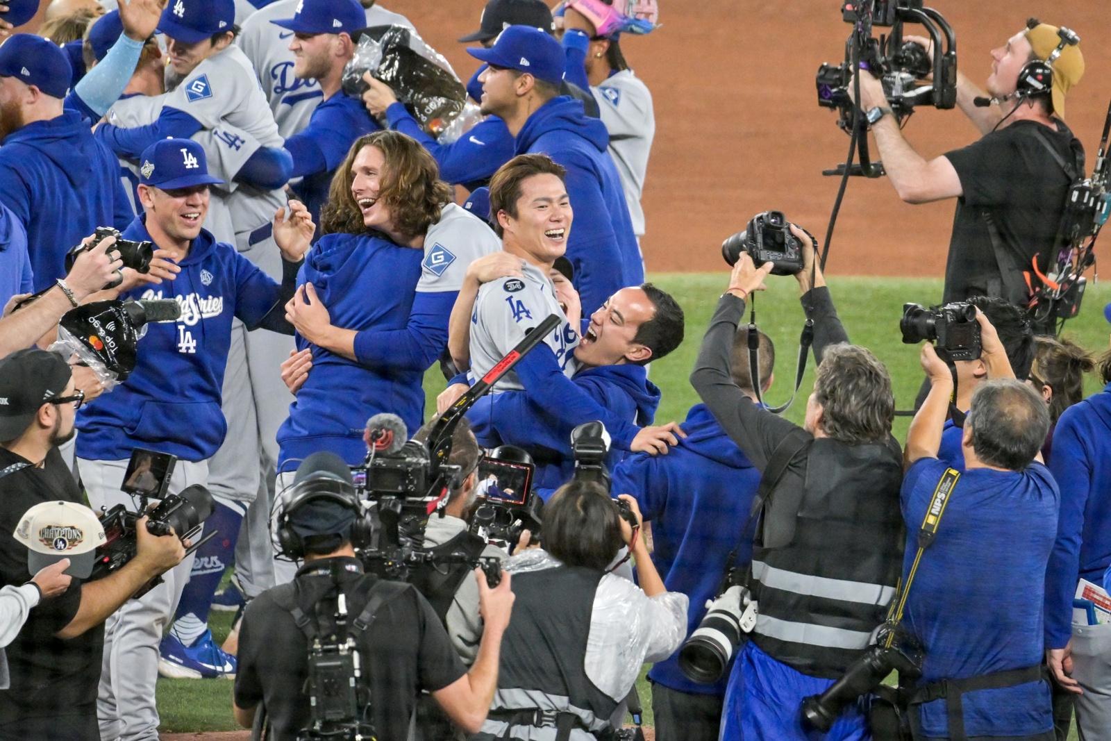 En imágenes: la remontada de los Dodgers que los llevó al bicampeonato de la Serie Mundial