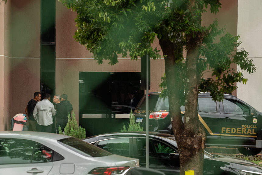 Policía de Brasil detuvo al expresidente Jair Bolsonaro días antes de iniciar su condena