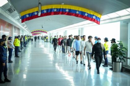 Llegó a Venezuela un grupo de 175 migrantes repatriados desde EE UU 