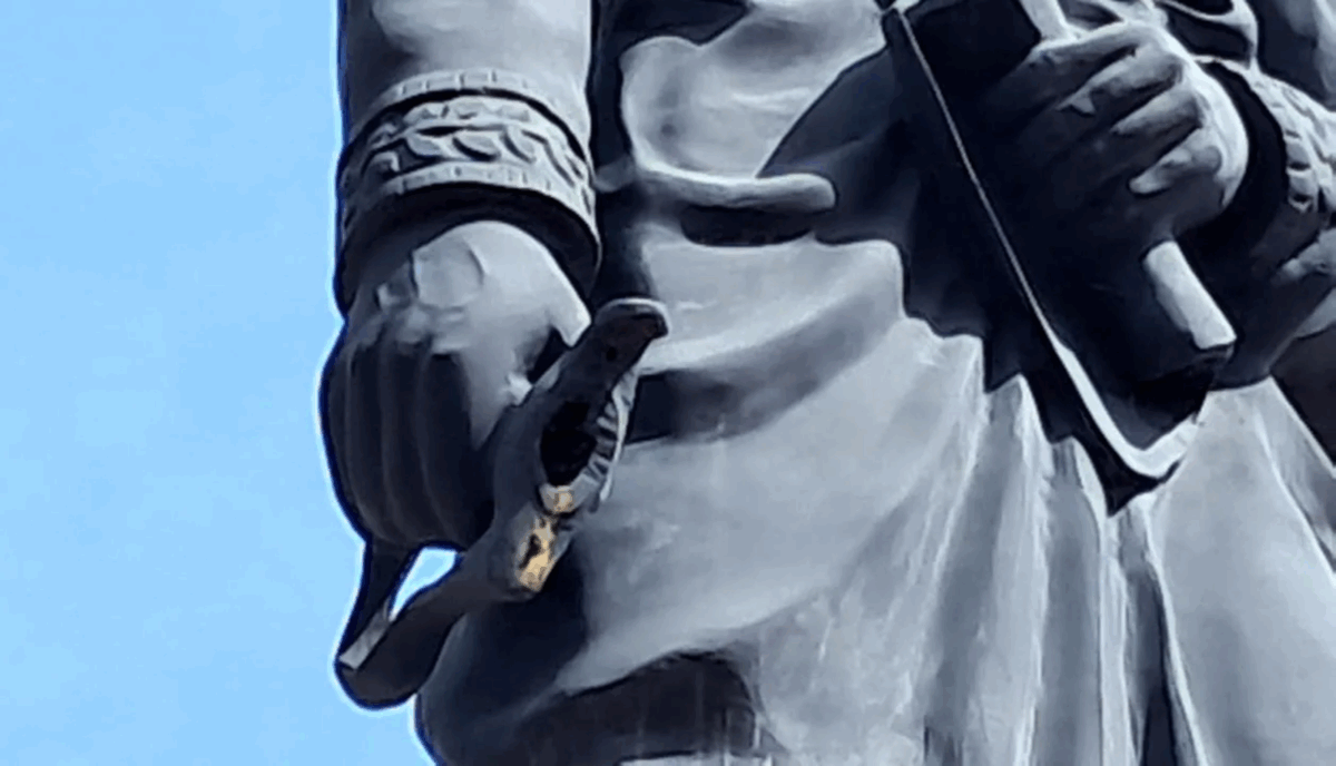 Hurtaron la espada de una estatua de Simón Bolívar en Zulia 