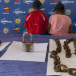 Detuvieron a un hombre y una mujer por mantener encadenado a un niño en Falcón