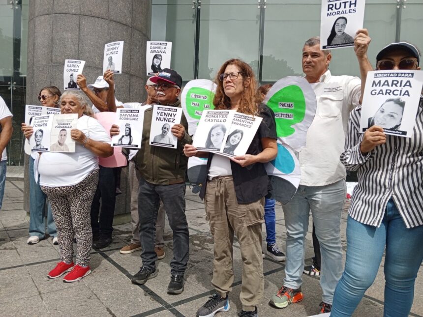 Protestan frente a la ONU en Caracas para exigir la libertad de las presas políticas en Venezuela