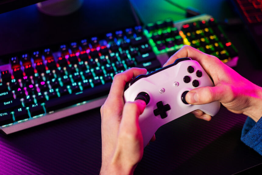 Adolescentes que juegan videojuegos con elementos de azar tienen más probabilidad de hacer apuestas reales en el futuro