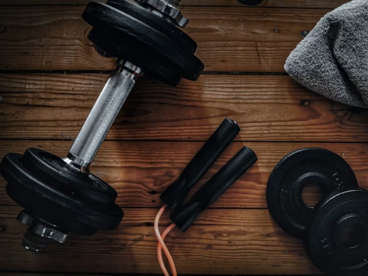 ¿Qué se necesita para hacer una rutina de ejercicios en casa?