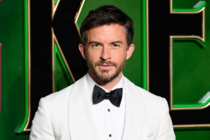 People eligió al actor Jonathan Bailey como el hombre más sexy de 2025
