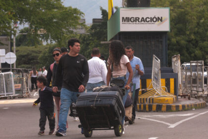 Acnur: un 35 % de refugiados venezolanos en la región considera regresar a su país