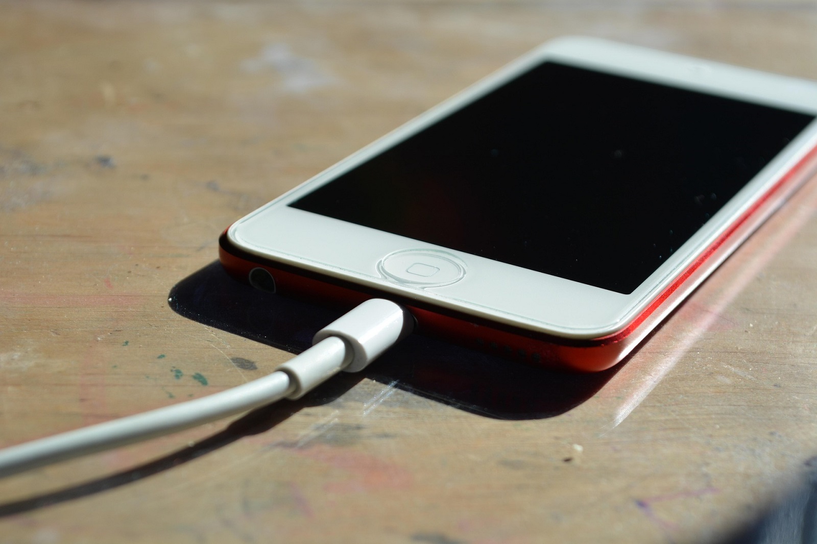 ¿Por qué se calienta el celular al cargar y cómo evitar el sobrecalentamiento?