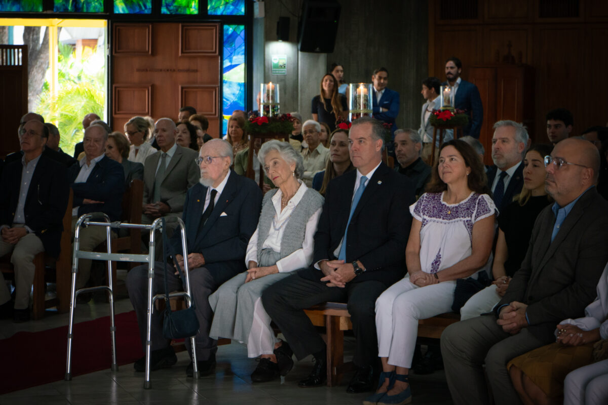 Alberto J. Vollmer presentó el libro Memorias: la siembra de un legado