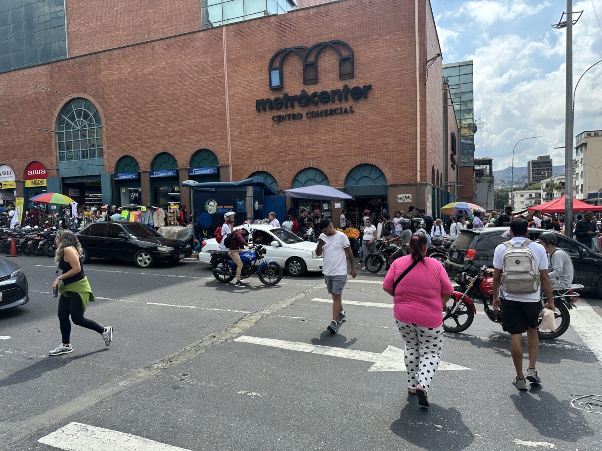 Caracas en vísperas de Navidad: calles llenas, mercados a tope y la ciudad que no se detiene