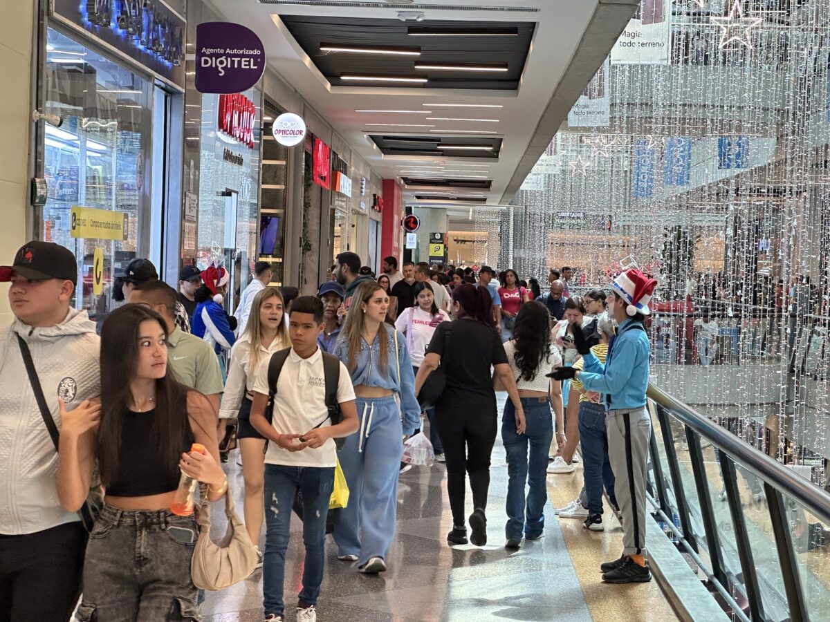 Caracas en vísperas de Navidad: calles llenas, mercados a tope y la ciudad que no se detiene