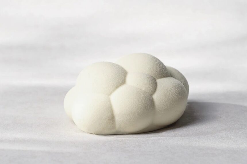 Pantone proclamó al “Cloud Dancer” como su Color del Año 2026